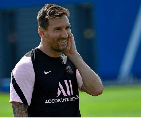 Lionel Messi bị loại khỏi đội hình của Paris Saint-Germain cho trận đấu với Strasbourg