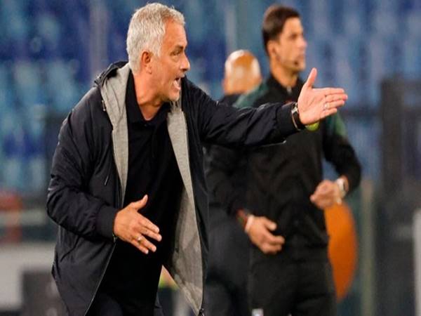 Tin AS Roma 24/10: HLV Mourinho không phục khi thua Napoli