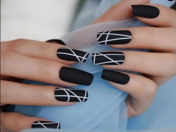 Nguyên tắc chọn màu móng tay đẹp sáng da