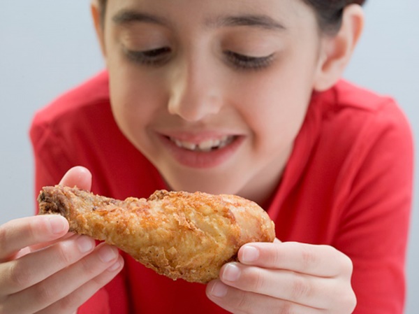 Mơ thấy ăn thịt gà đánh ngay số mấy, có ý nghĩa gì?