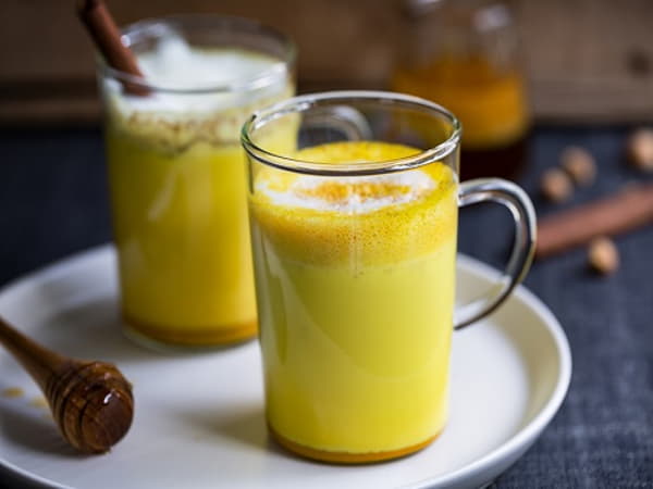 Có nên uống tinh bột nghệ lâu dài không