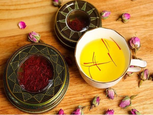 Uống nhụy hoa nghệ tây vào lúc nào là tốt nhất