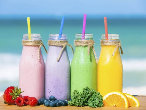 Uống Smoothie vào buổi trưa hoặc bữa xế