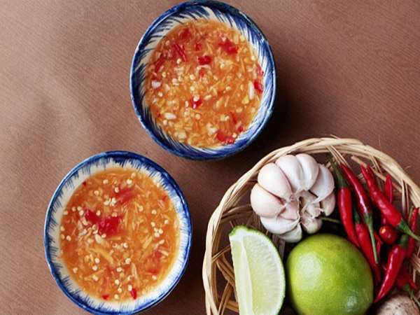 Cá thu nướng chấm nước mắm gừng
