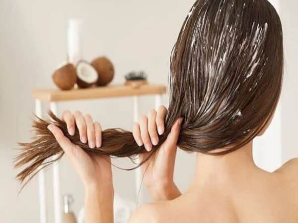 Cách dùng mỡ gà để dưỡng tóc