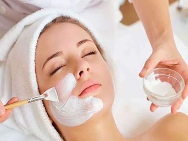 Dưỡng ẩm và làm mềm da khô