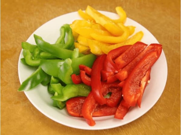 Ớt chuông ăn sống được không
