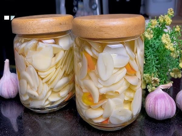 Tỏi ngâm giấm để lâu có tốt không